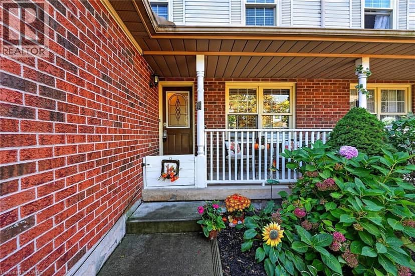 11 HEDGE LAWN Drive, Grimsby, photo 3