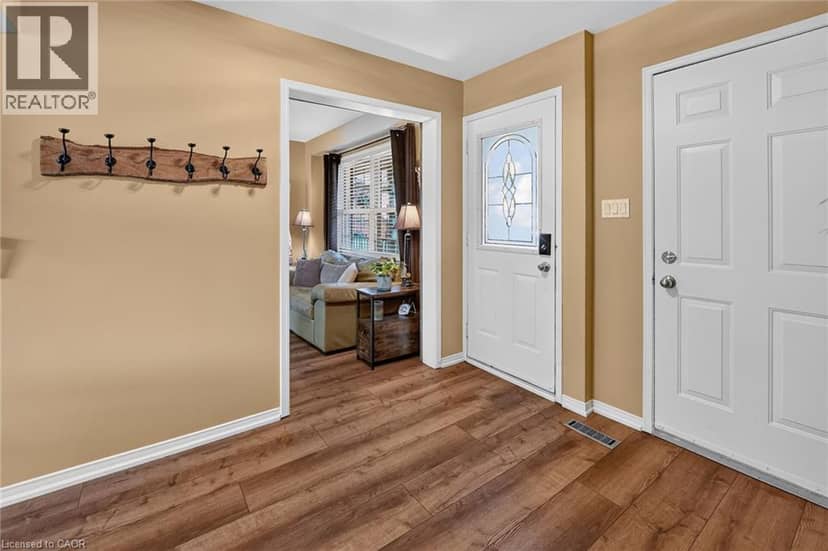 11 HEDGE LAWN Drive, Grimsby, photo 5