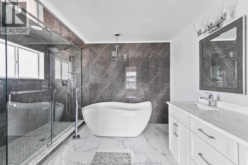 7370 Garnet Crescent — photo 15 of 25