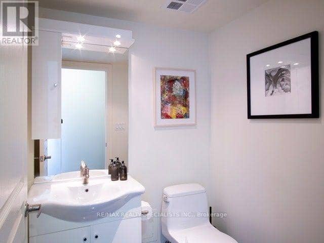 501 - 1 Avondale Avenue — photo 12 of 16