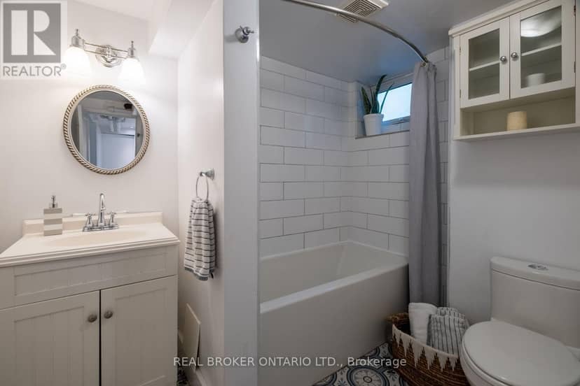 100 Oak Park Avenue — photo 35 of 40