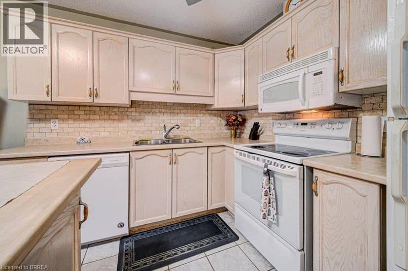 48C HARRIS Avenue — photo 12 of 40