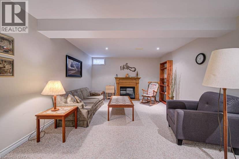 48C HARRIS Avenue — photo 32 of 40