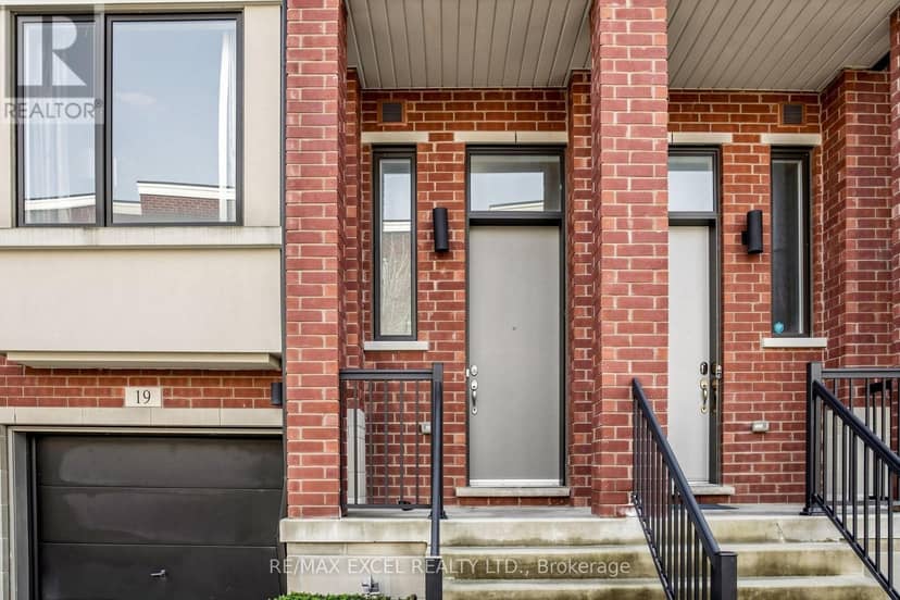 19 Ambler Lane, Richmond Hill, photo 2