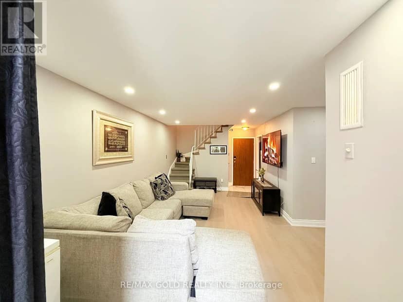 179 - 2095 Roche Court — photo 12 of 40