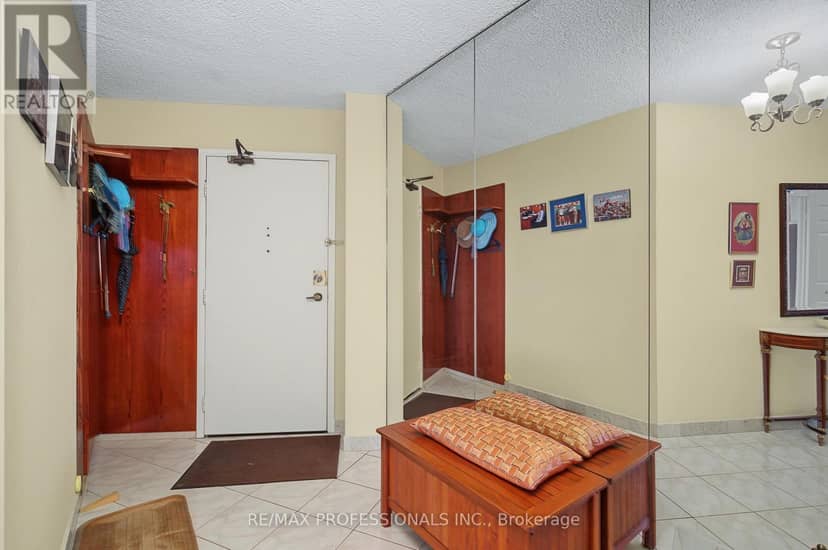 1004 - 2010 Islington Avenue — photo 17 of 40