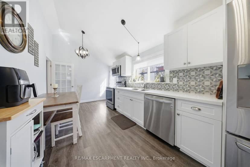 36 Queensdale Avenue W, Hamilton, photo 8