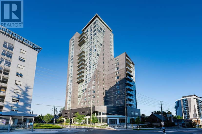 906 - 158 King Street — photo 1 of 7