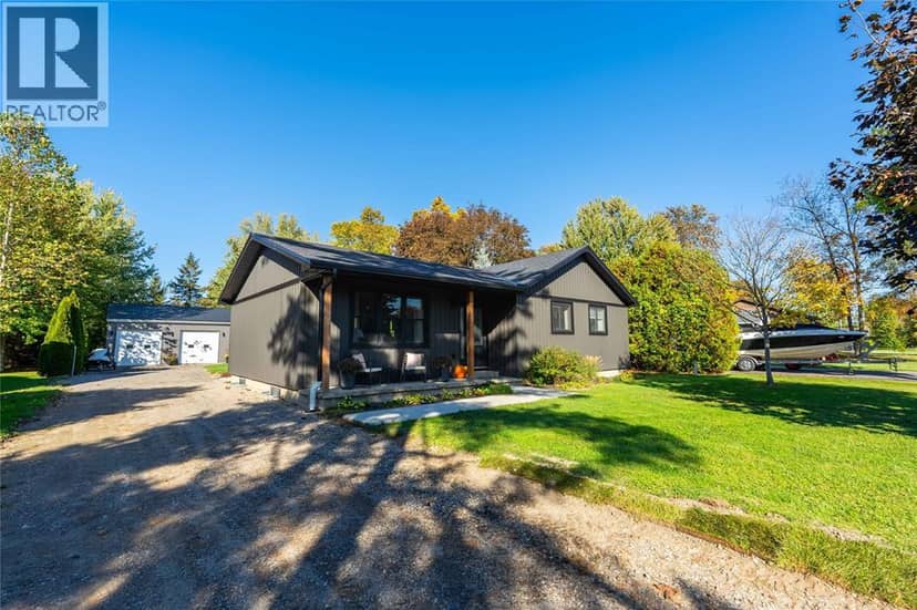 4072 Collingwood Street, Plympton-Wyoming, photo 2