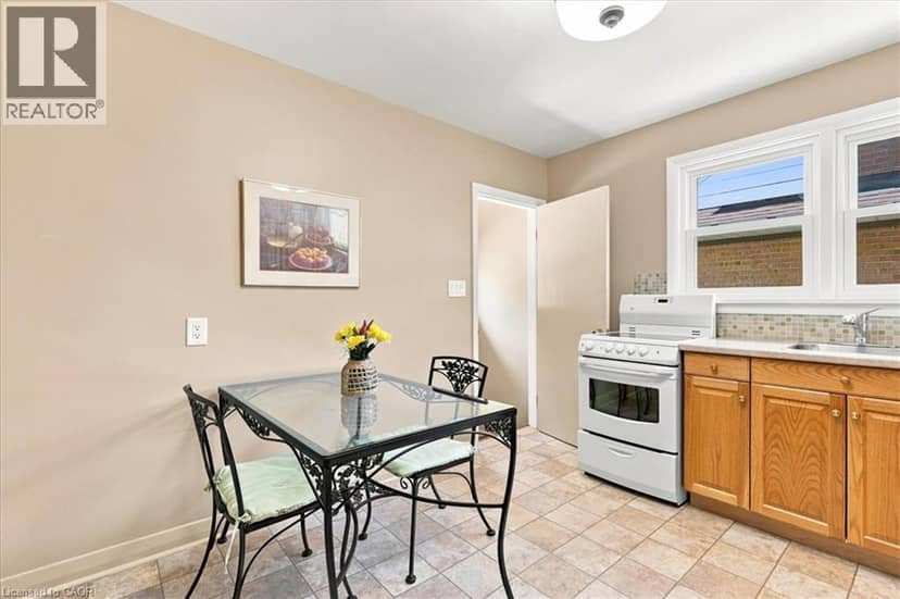 184 MURDOCK Avenue — photo 10 of 40