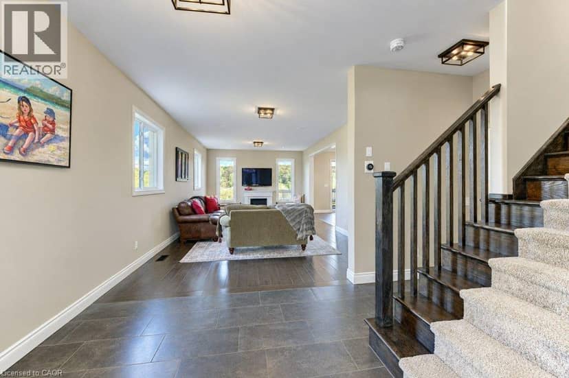 524 SUNDEW Drive — photo 5 of 40