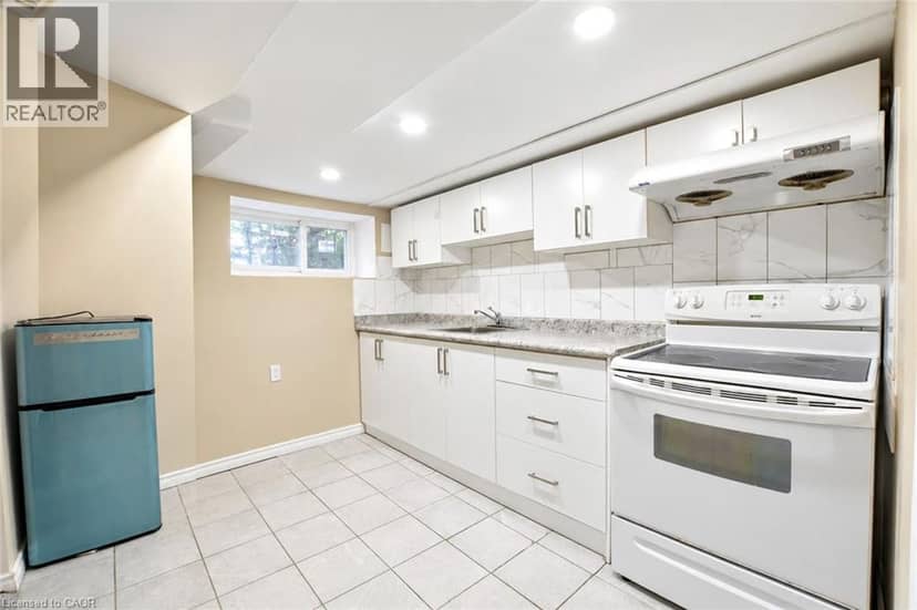 230 DUKE Street — photo 16 of 21