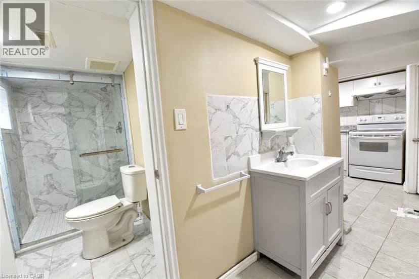230 DUKE Street — photo 18 of 21
