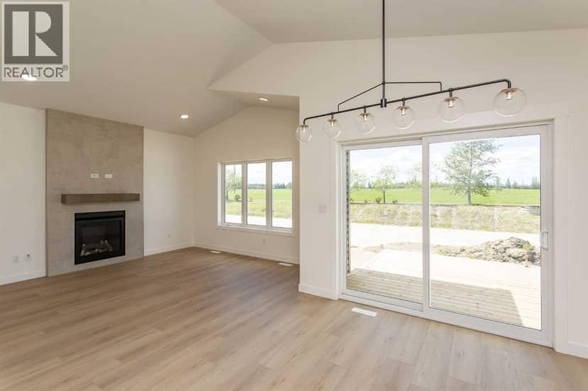 60 Emmett Crescent — photo 11 of 27