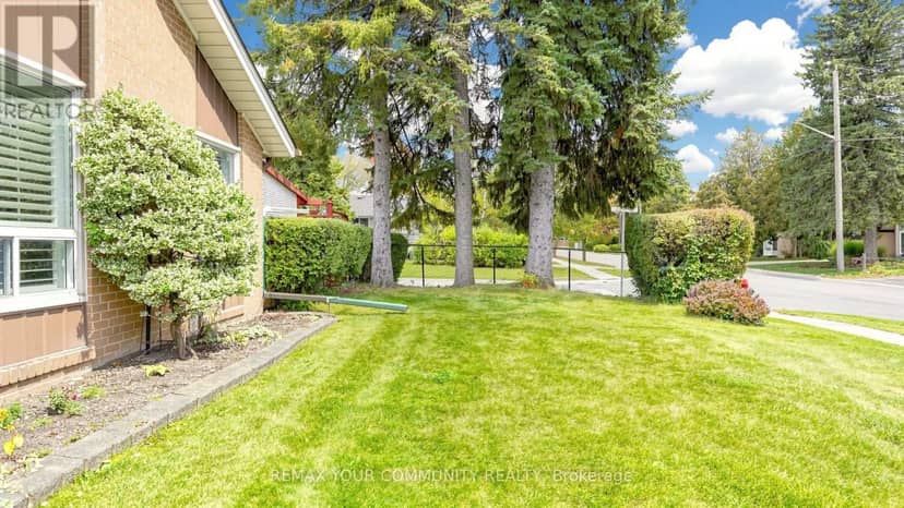 43 Seaton Drive, Aurora, photo 3
