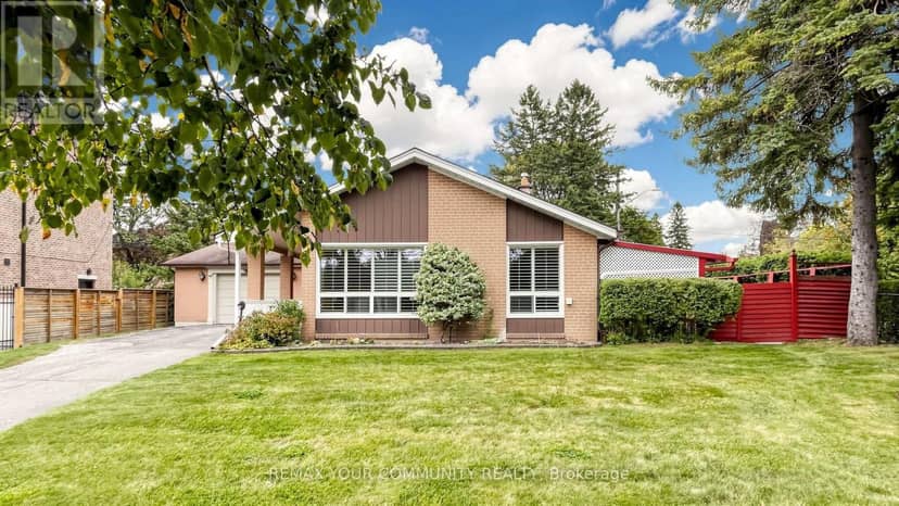 43 Seaton Drive, Aurora, photo 2