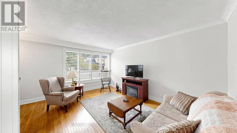 43 Seaton Drive, Aurora, photo 6