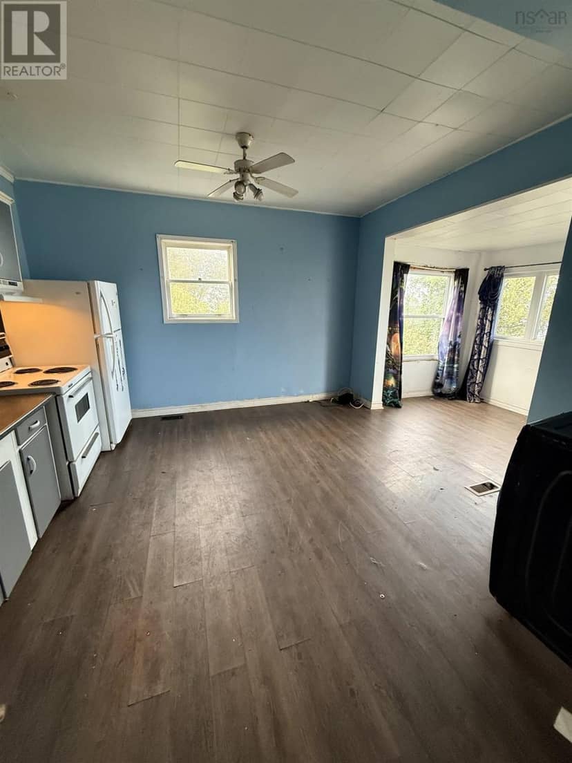 7 Monteith Avenue — photo 17 of 35