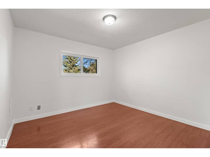 10428 64 AV NW NW — photo 40 of 40