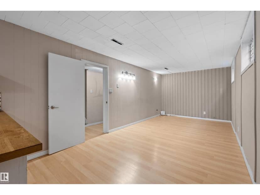 10428 64 AV NW NW, Edmonton, photo 6