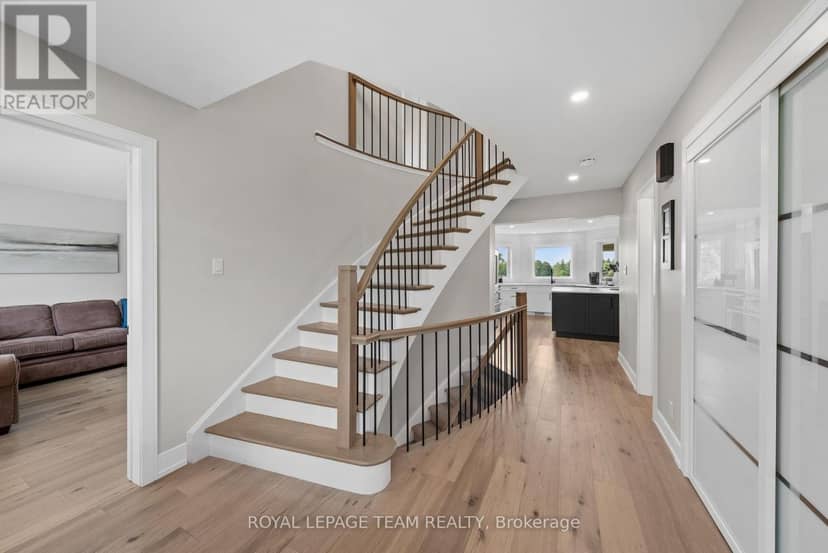 1095 Bravar Drive, Ottawa, photo 4