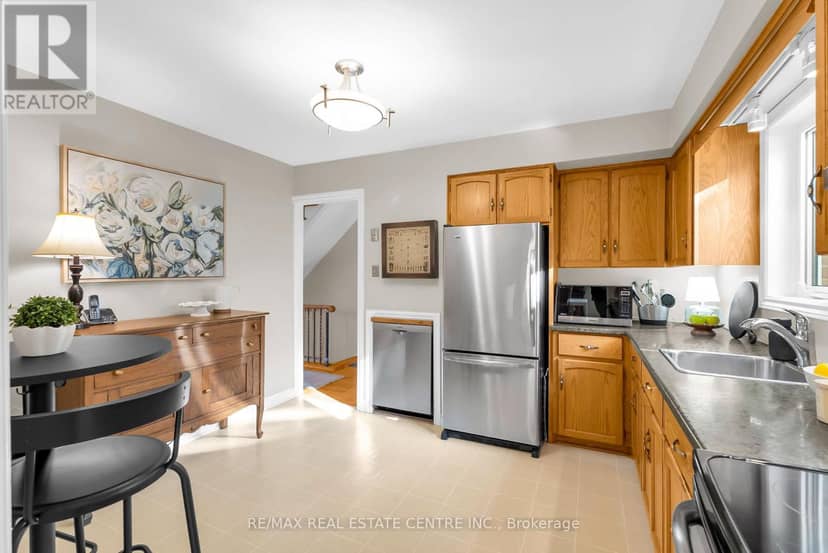 11 Dawson Crescent — photo 21 of 40