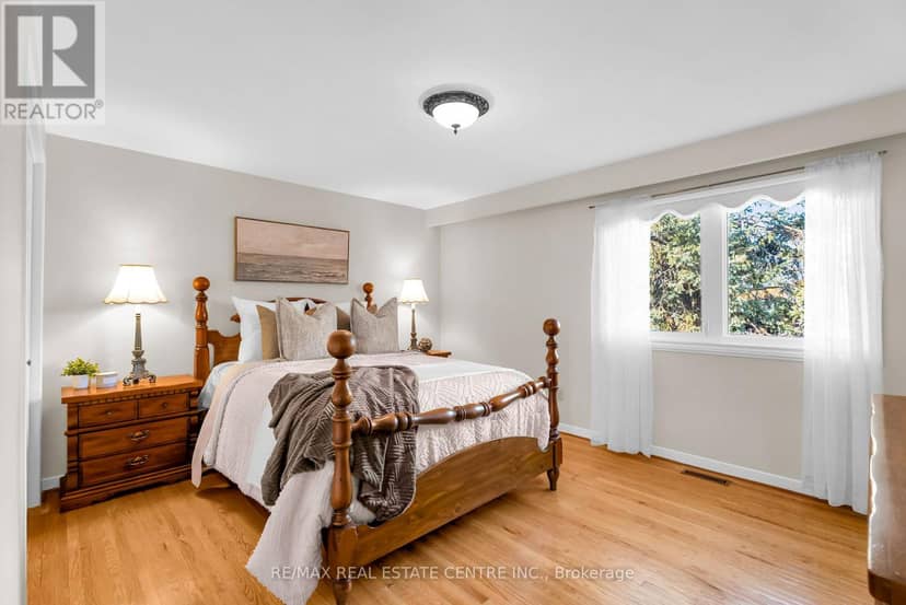 11 Dawson Crescent — photo 30 of 40