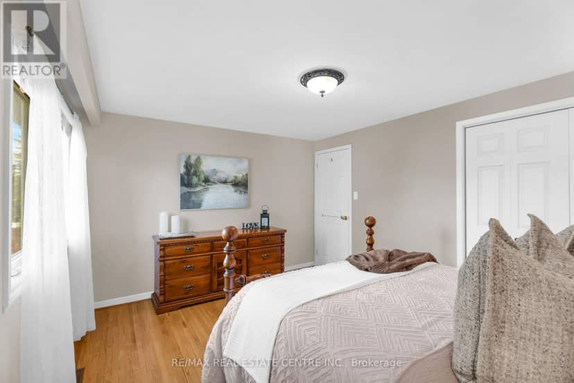 11 Dawson Crescent — photo 32 of 40