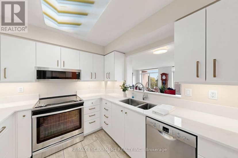 2416 - 100 Burloak Drive — photo 10 of 40