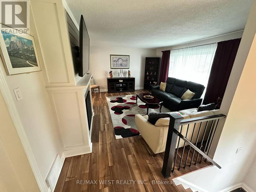 53 Bloomfield Avenue — photo 5 of 28