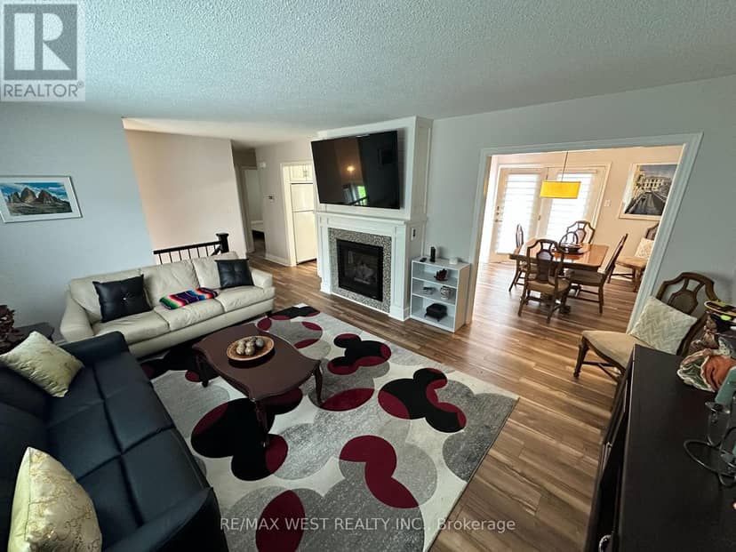 53 Bloomfield Avenue — photo 7 of 28