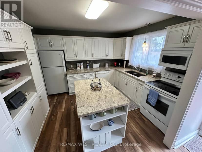 53 Bloomfield Avenue — photo 8 of 28