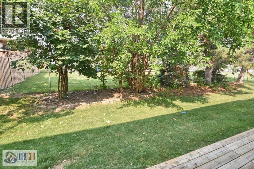 1277 Cardinal Crescent — photo 37 of 38