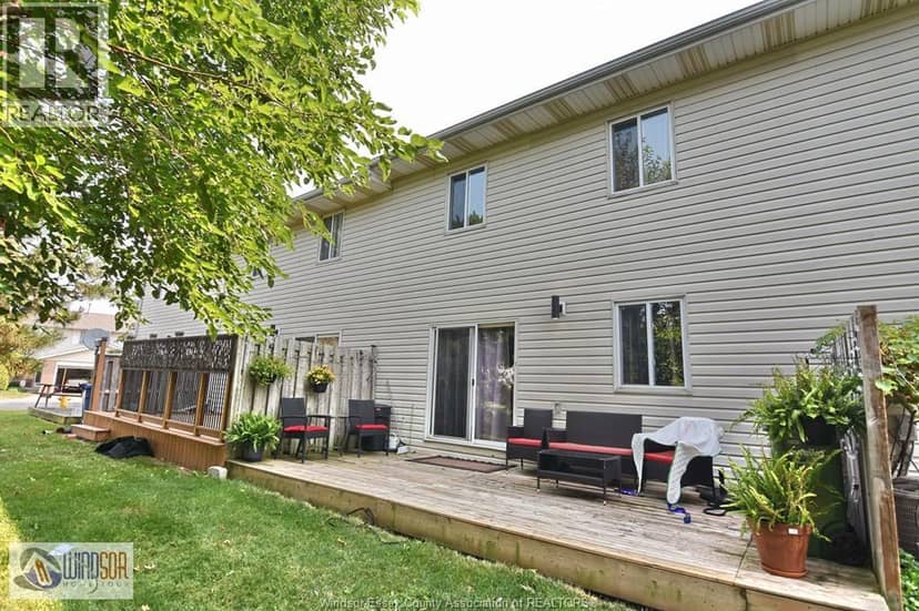 1277 Cardinal Crescent — photo 35 of 38