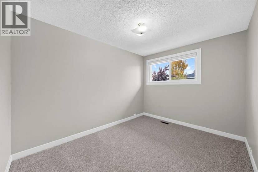 255 Huntridge Way NE — photo 13 of 40