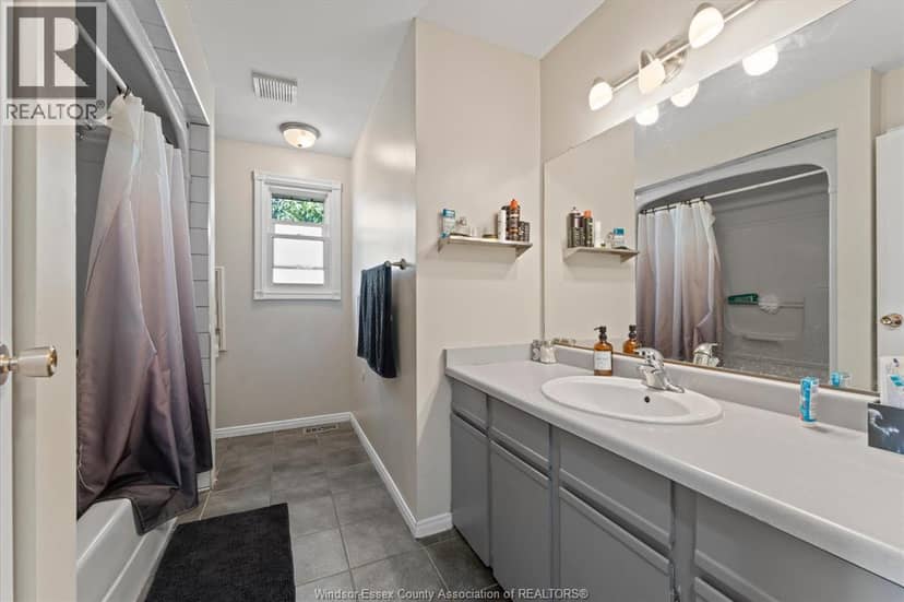 232 Greenwood Crescent — photo 20 of 40