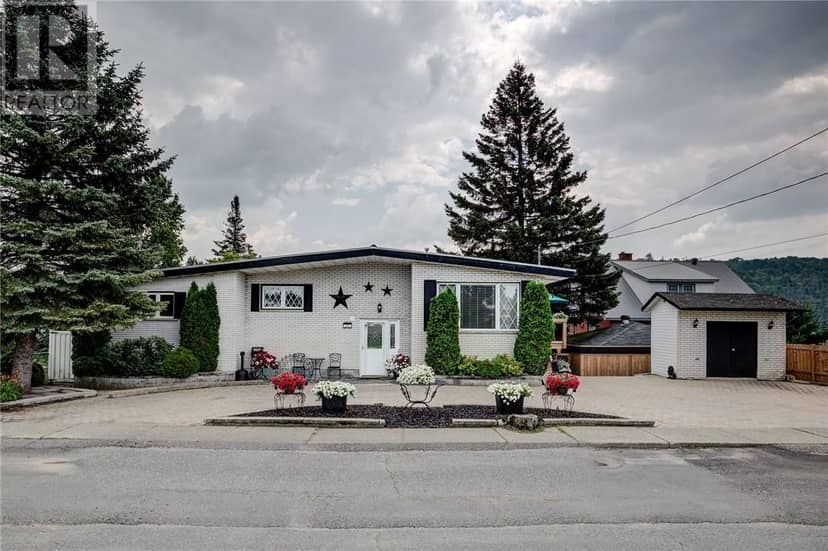 35 CEDAR Street — photo 3 of 40
