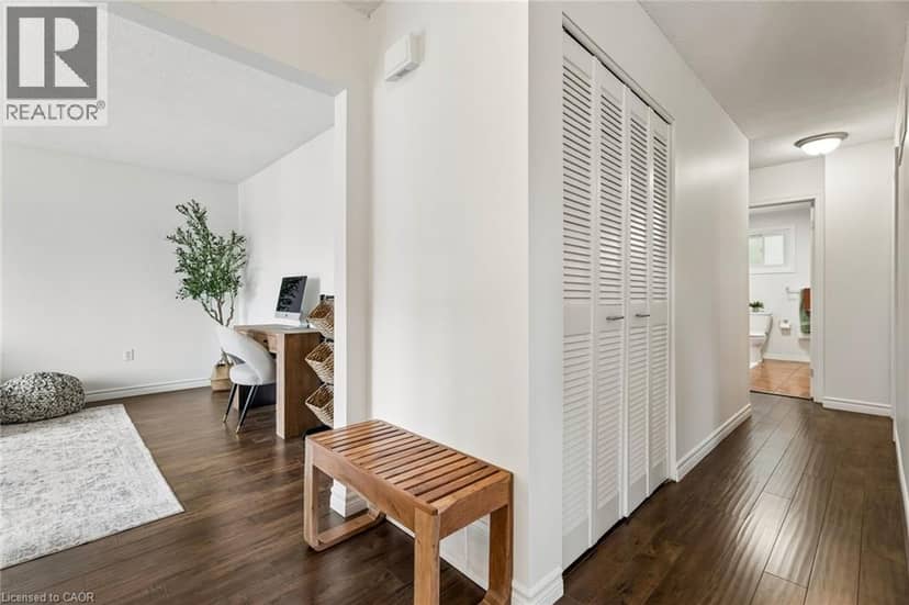 317 REXFORD Drive — photo 17 of 40