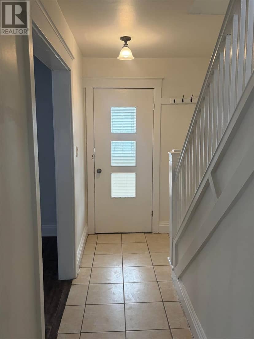 301 Beverley ST — photo 5 of 13