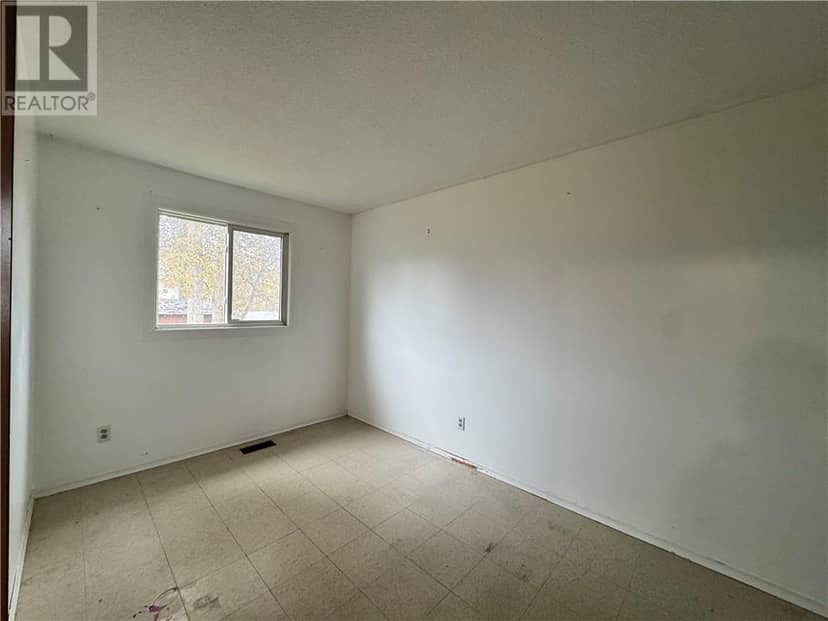 27 SPRUCE Street, Temagami, photo 7