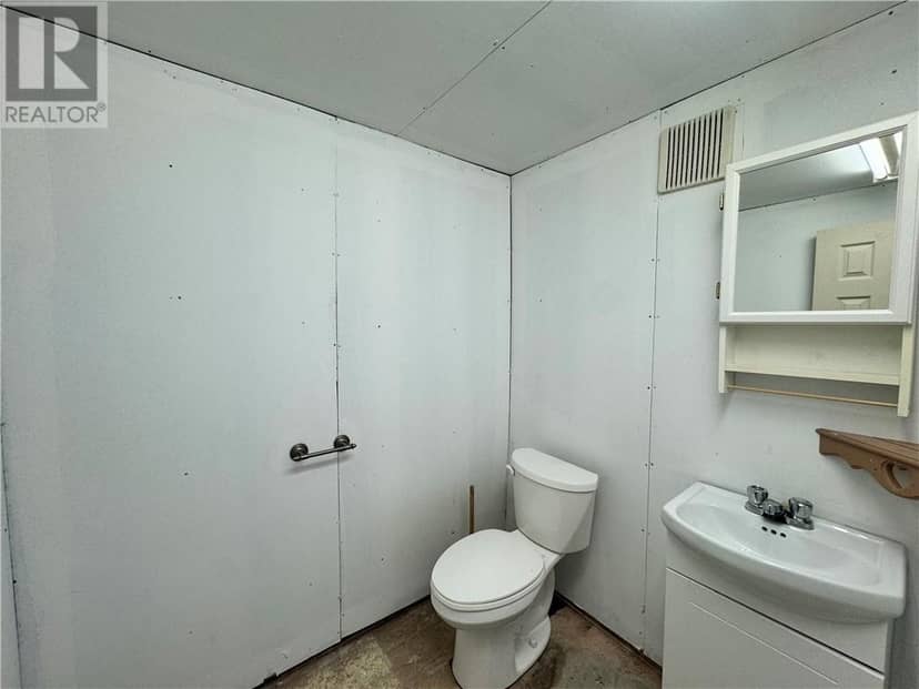 27 SPRUCE Street — photo 9 of 9