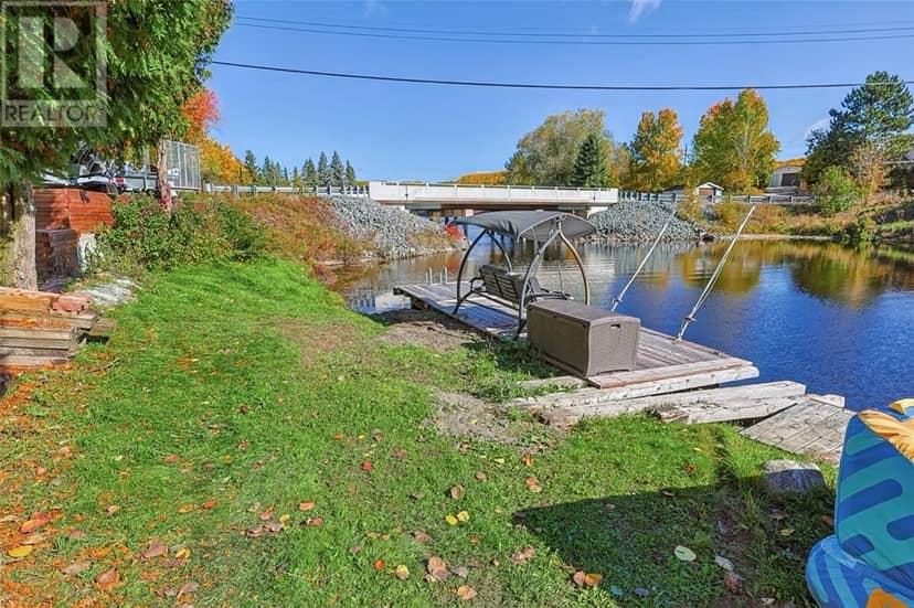 79 Bowlands Bay — photo 39 of 40