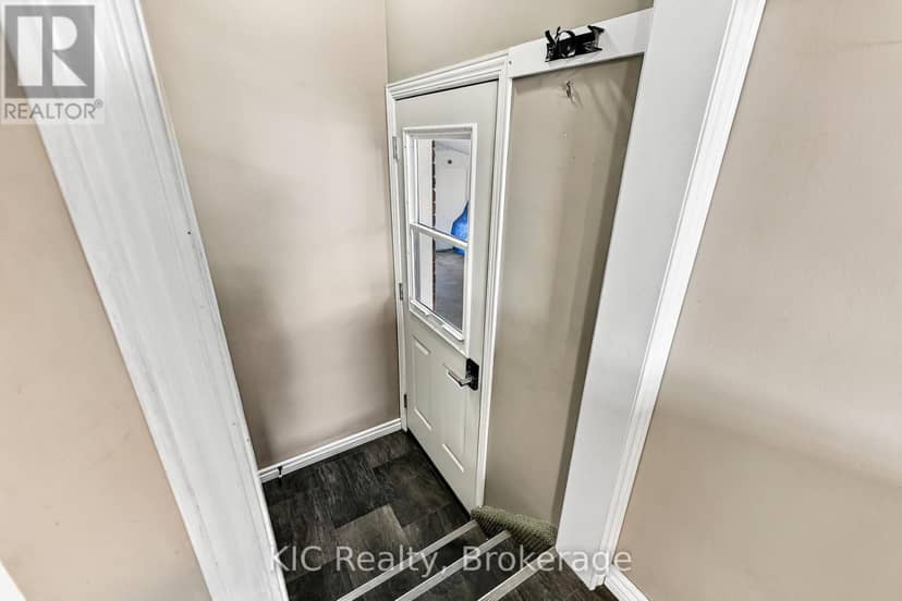 198 McClennan Street — photo 31 of 40