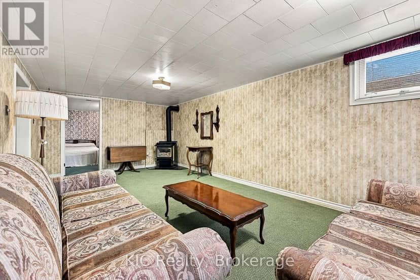 198 McClennan Street — photo 35 of 40