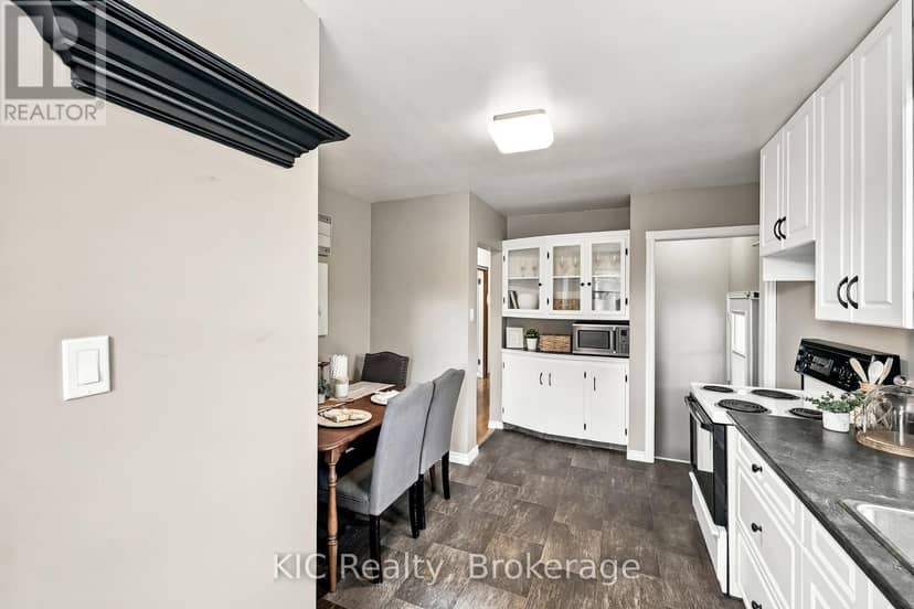 198 McClennan Street — photo 17 of 40