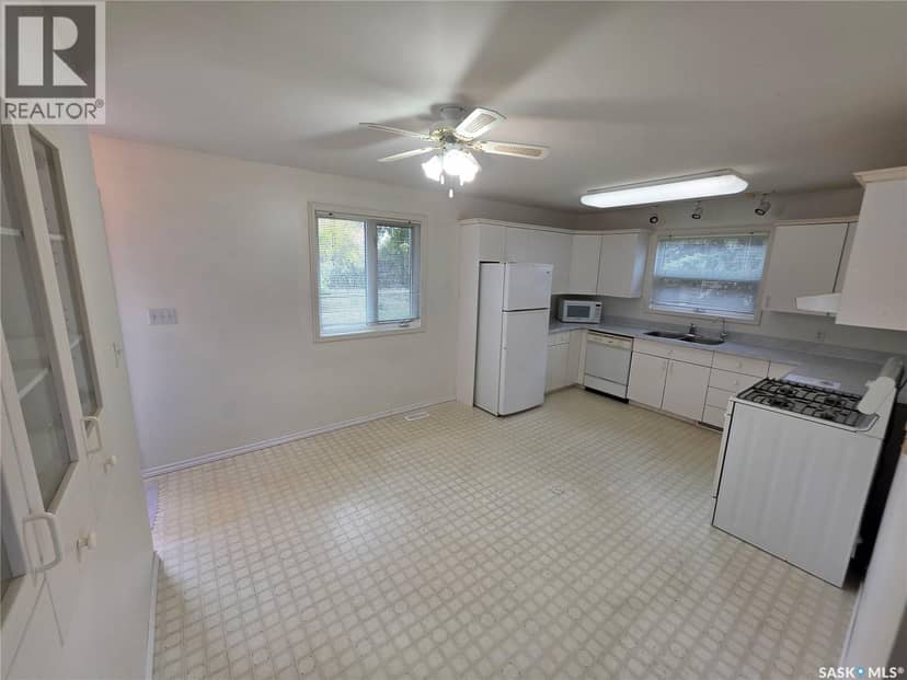 512 2nd AVENUE, Raymore, photo 8
