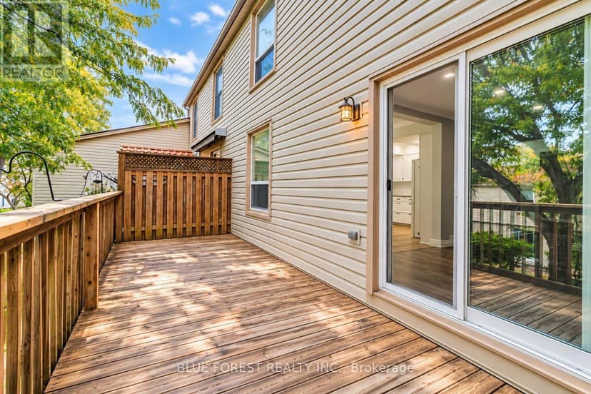 8 - 12 McMaster Crescent, London South, photo 7