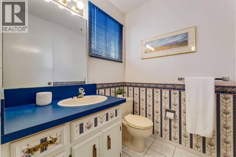 9 Redwood Meadows Close — photo 17 of 40