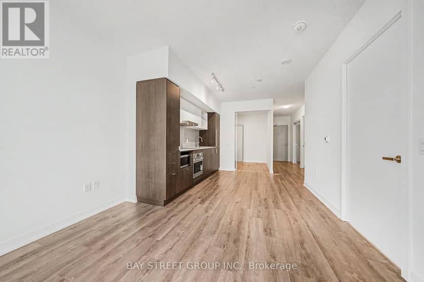 806 - 138 Downes Street — photo 2 of 30