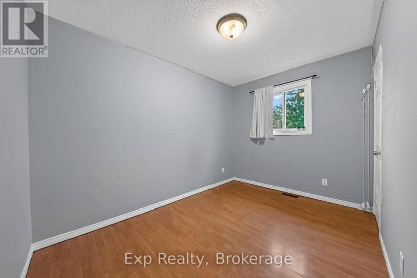 4 Harbourview Crescent — photo 12 of 33